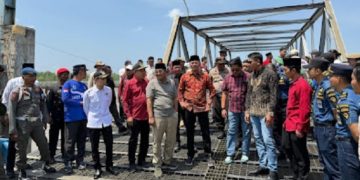 Edi Purwanto Tinjau Pelabuhan Roro Kuala Tungkal dan Bertemu Petani Pinang di Bram Itam